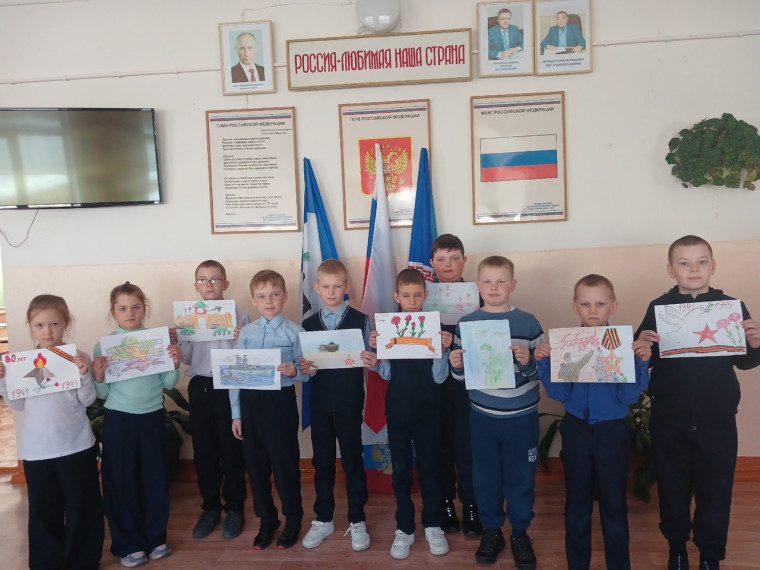 Конкурс рисунков "Я только слышал о войне".